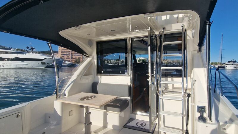 RIVIERA 39 FLY 